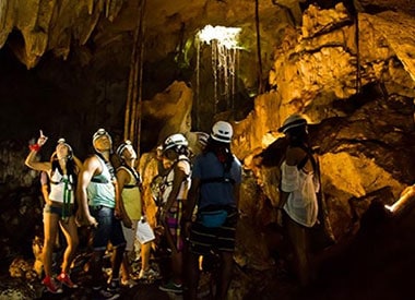 Expedición a la cueva de Iguabonita