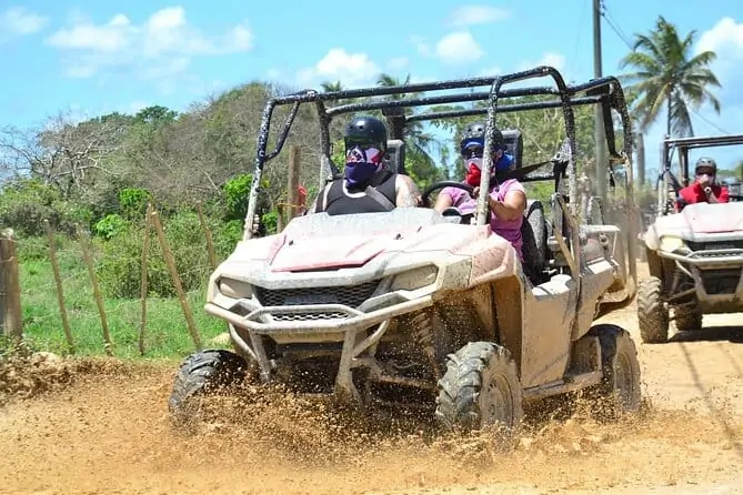 Excursión en quad todoterreno de Punta Cana Adventures