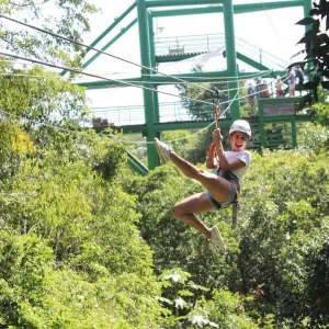 Tour en tirolesa en Scape Park de Punta Cana