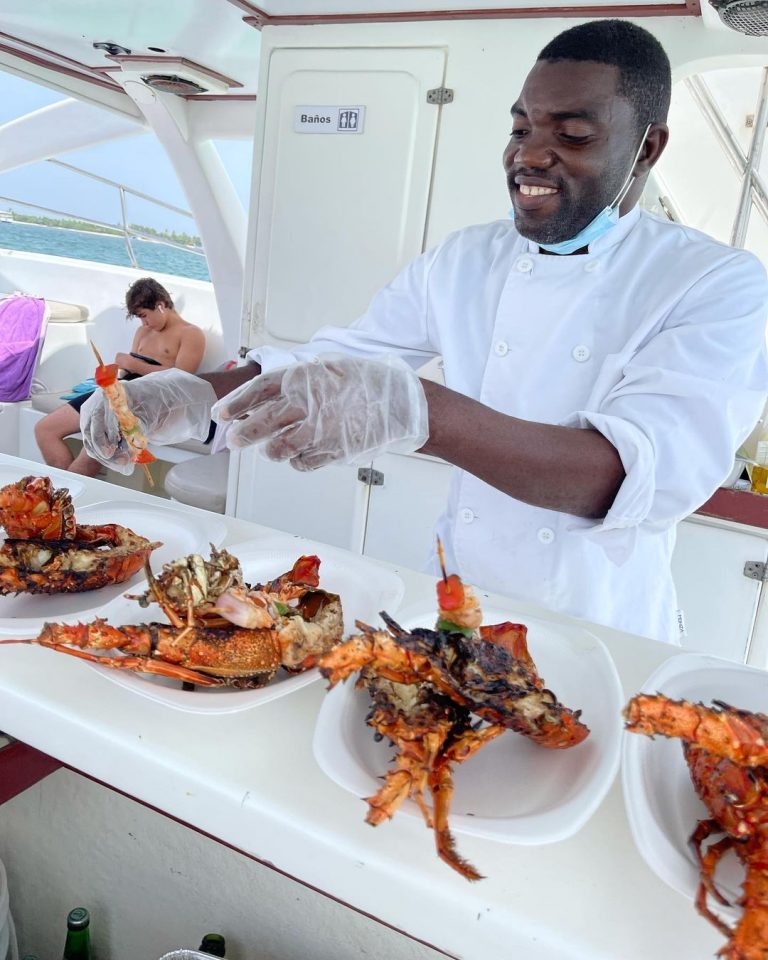 Private Boat in Punta Cana - food lobster 2