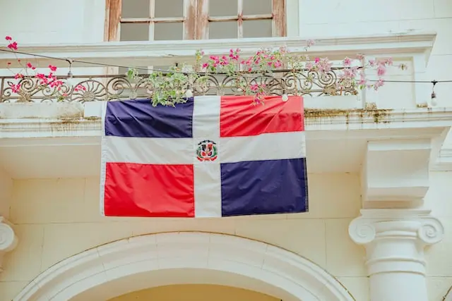 Flagge der Dominikanischen Republik