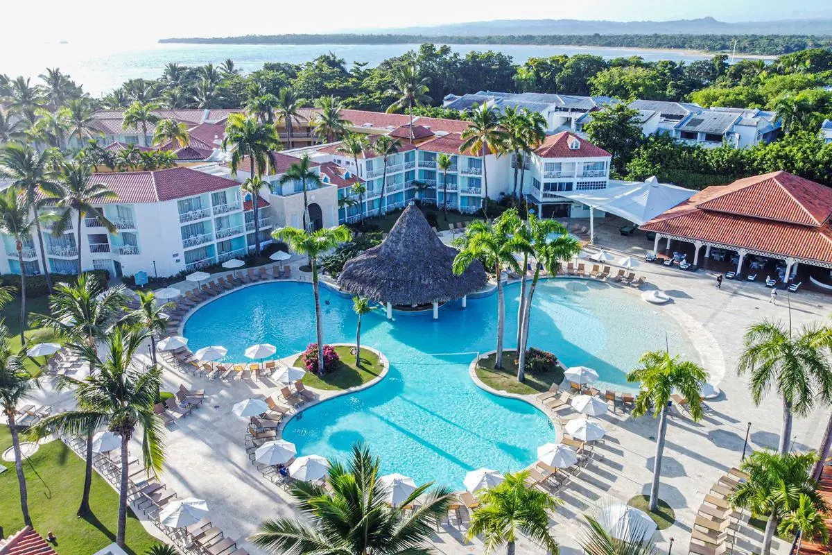 Gran Ventana beachfront resort in Puerto Plata with pools and golf course